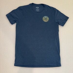 Med Blue Billabong Tee Shirt Soft Cotton No stains Great condition Short sleeve